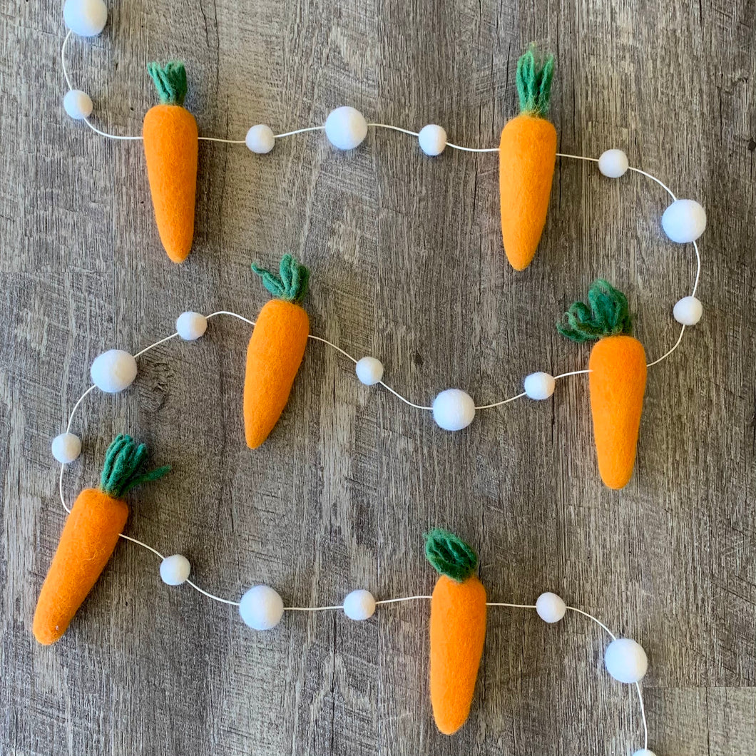 Carrot Patch Garland (Spaced)