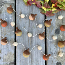 Load image into Gallery viewer, NEW - Autumn Acorn Garland (Spaced)
