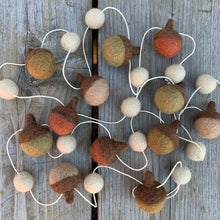 Load image into Gallery viewer, NEW - Autumn Acorn Garland (Spaced)
